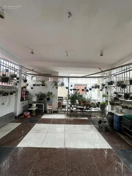 Bán toà nhà xuân la 75m8 tầng thang máy15 phòng cho thuê oto vị trí đẹp