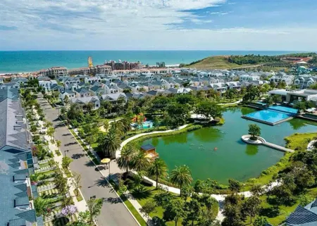 Biệt thự full nội thất nằm trong dãy clubhouse, hồ cảnh quan giá 6.7 tỷ (bao thuế phí) 0966 765 ***
