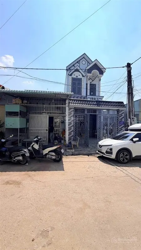 2.6 tỷ/ bán nhà cấp 4 gác lửng gần đường trương văn vĩnh p.tân bình tp.dĩ an. gần nguyễn thị tươi
