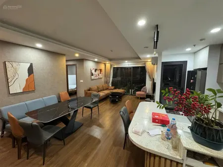 Em có căn hộ 3 phòng ngủ, 99m2, nội thất đầy đủ cần bán nhanh giá 8.15 tỷ