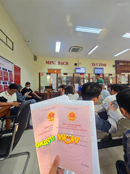 Bán đất đường chính hữu dòng tiền 100tr/tháng hướng đông , dt 220m gần biển