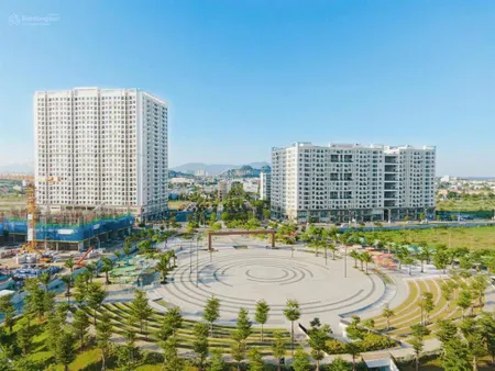 Shophouse fpt nhà 2,5 tầng hướng đông giá tốt nhất thị trường