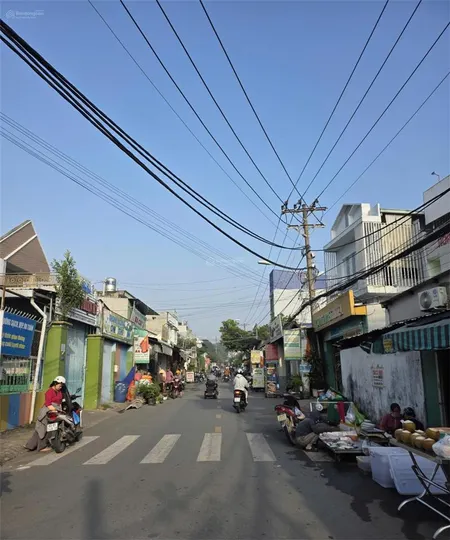 Nhà mt đ. nguyễn văn thạnh, dt 99m2 giá 7.x tỷ(tl) sát vinhomes, chợ giáo xứ long bình
