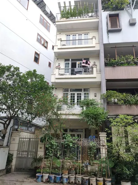 Nhà phố lý nam đế 66m2*5t, mt 4.8m, lô góc 3 thoáng, ngõ rộng 10m, 2 ô tô tránh, sân rộng trước nhà