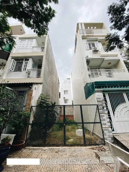 Đất đẹp hẻm xe hơi tên lửa thông tỉnh lộ 10 6 x 20m nở hậu xây full 5 tầng hết lộ giới