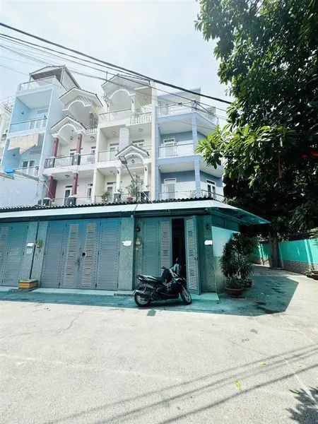 Khu dân cư yên tĩnh, trước sân ô tô vi vu thoải mái quay đầu