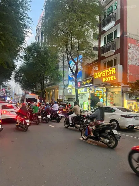 Siêu vip siêu vị trí 1 căn duy nhất mt thủ khoa huân, quận 1, dt 4.5x25m, hđt 200tr/th. giá 79 tỷ