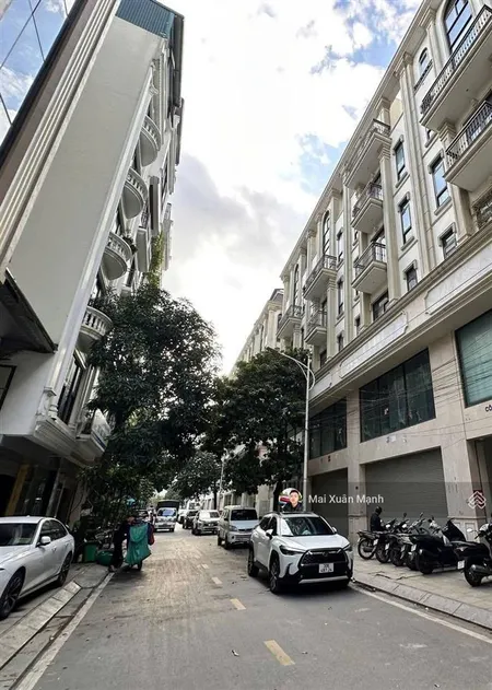 Bán liền kề kđt him lam vạn phúc, hà đông, trục chính ô tô tránh, vỉa hè rộng, kinh doanh.