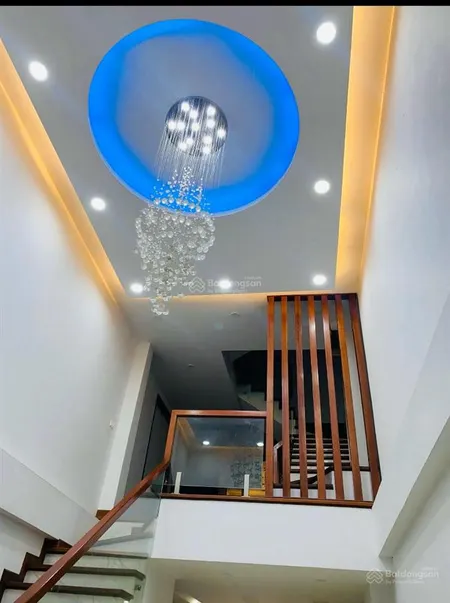 Nhà phân lô phố yên lãng 60m2, thông 2 ngõ ô tô 2 thoáng sân cổng gần phố gần trường
