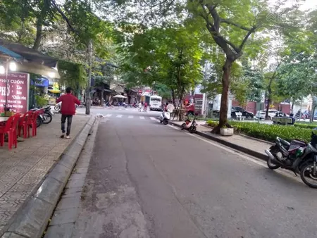 Bán nhà mặt phố trúc bạch 80m2, 6 tầng có thang máy