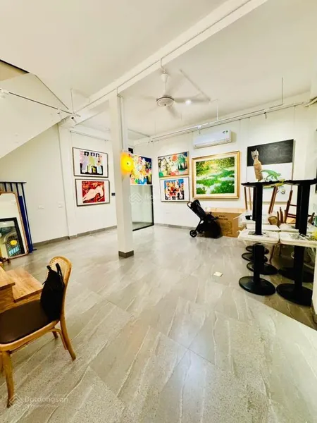 Bán nhà hàng bông, hoàn kiếm nhà đẹp ở ngay, ngõ rộng dt 40m2, 5tầng, mt 6,3m giá 22 tỷ