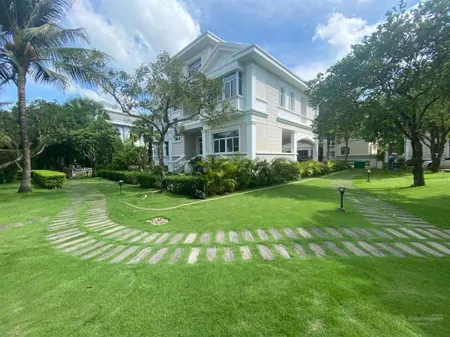 Bán biệt thự chateau khu vip phú mỹ hưng, dt 567,2m2, góc công viên, giá 240 tỷ. 0918 697 ***