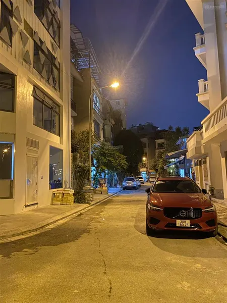Bán đất ngõ 101 phố lâm hạ 100m x mt 6m đường ô tô tránh kinh doanh giá tốt nhỉnh 29 tỷ.