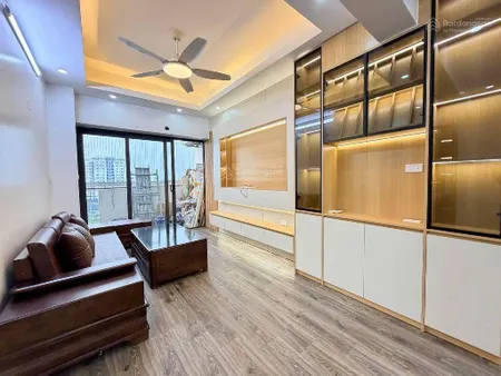 Siêu phẩm chung cư việt hưng full nội thất sịn giá 5 tỷ nhỉnh việt hưng 3pn 2wc. có bãi gửi xe