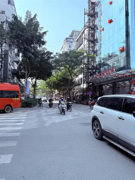 Bán nhà phố hoàng ngân 90m2 6 tầng thang máy full nội thất đẹp kinh doanh đông đúc