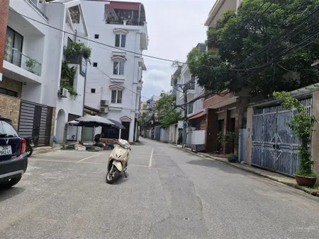 Bán đất cổ linh, tư đình, long biên, 154m2, giá 46.2 tỷ, phân lô, ô tô tránh, 2 thoáng, kinh doanh