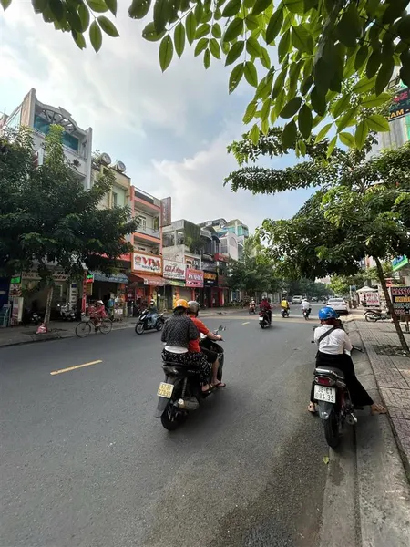 Bán nhà mt độc lập 6 x 18m đúc 2 lầu st giá 25,5 tỷ