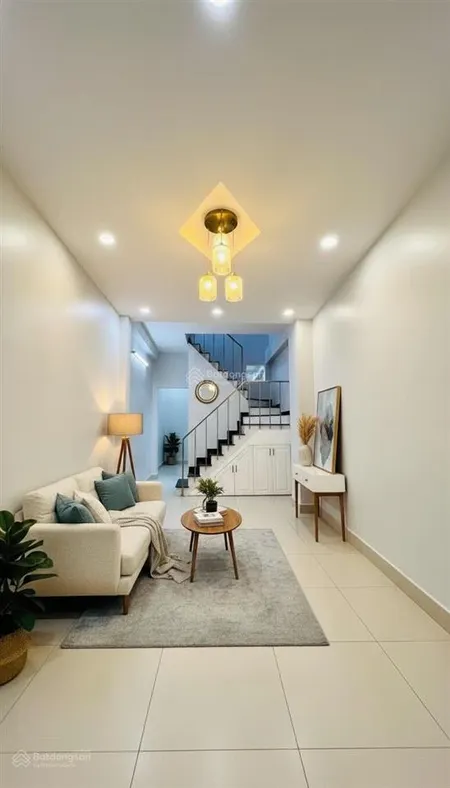 Nhà 42m2 4pn hxh lâm văn bền quận 7 kế bên trường