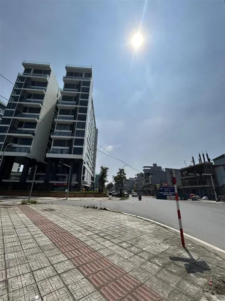Đất đẹp mặt phố phúc đồng long biên 240m2, thửa vuông vắn, làm văn phòng, giá 48.9 tỷ.