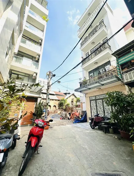 Bán nhà quận 1 gần ga metro ba son 5 tầng dtsd 200m2 chào 15,5 tỷ