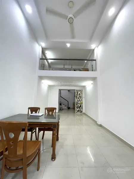 Bán nhà nguyễn thị minh khai quận 3 36m2 x 3 tầng chỉ 9,5 tỷ