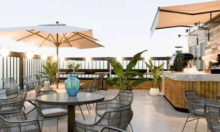 Bán căn hộ dịch vụ đẹp nhất hồ tây, 120m2, 10 tầng