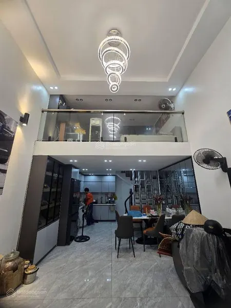 Nhà đẹp phố yên lãng 40m*7t*giá 10,4 tỷthang máy2thoángfull nội thấtgần ô tô đỗcông năng đ đủ.