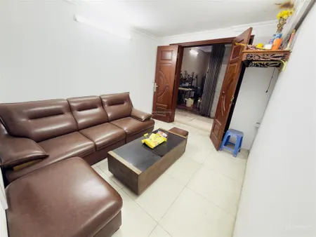 Bán nhà tập thể ngô thì nhậm hbt cũ 82m2 2 ngủ 1wc chỉ nhỉnh 4,5x tỷ ô tô