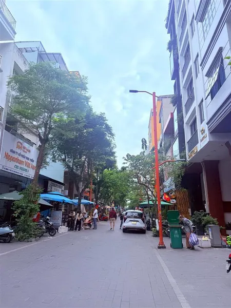 Bán lô đất mặt tiền phố đi bộ an thượng 4, vị trí sát biển.