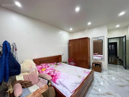 Nhà 4 tầng thang máy phân lô lê hồng phong