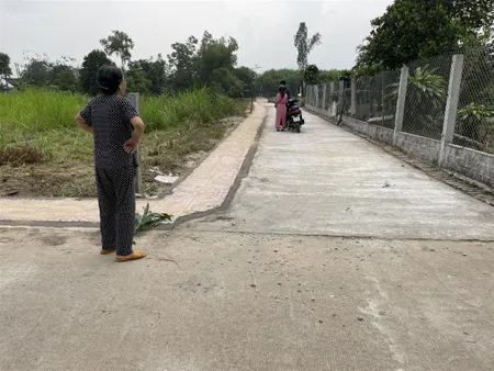 Đất gần tp quảng ngãi giá rẻ, sổ đỏ sẵn công chứng ngay, cao ráo, cạnh bên ubnd xã 0918 852 ***