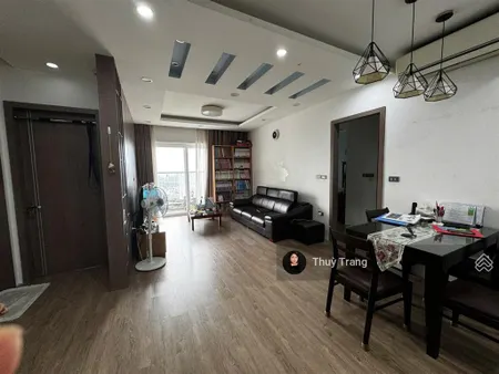 Tôi cần bán nhanh căn hộ 3n tại golden place, 117.6m2, sổ đỏ chính chủ, có slot đỗ xe