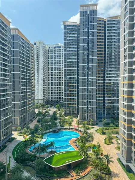 Bán gấp căn hộ 2pn + full nội thất, view hồ bơi the beverly solari vinhomes grand park 3,69 tỷ