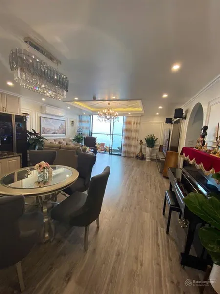 Chính chủ bán căn 127m2, 3 ngủ tại sun square tòa b, full nội thất, có slot ô tô, sổ đỏ.