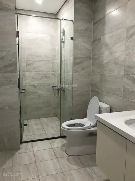 Bán gấp căn hộ chung cư samsora vạn phúc 2n2w 70m2, ban công đông nam, full nội thất, sẵn sổ