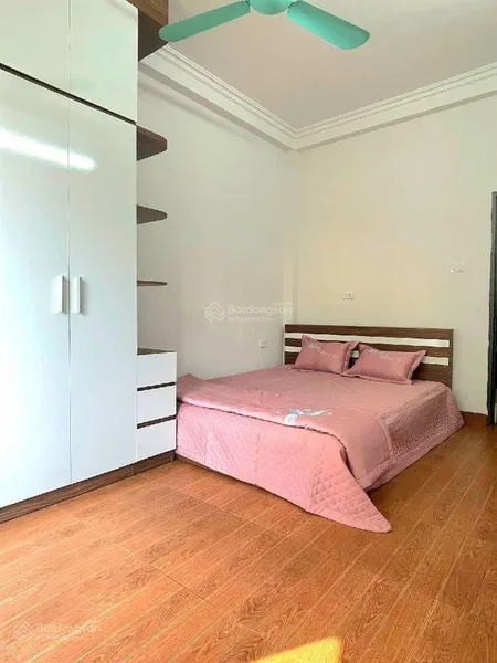 Bán nhà phố thanh lân giá 5.95 tỷ sổ riêng 5 tầng ngõ nông rộng nhà thoáng sáng.