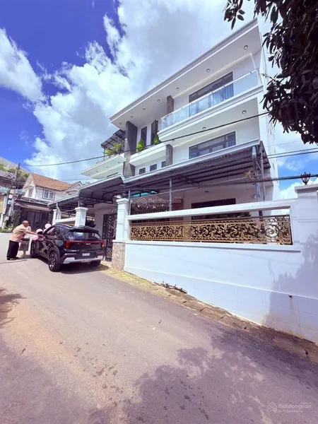 Biệt thự đà lạt 195m2 hai mặt tiền 10,8 tỷ