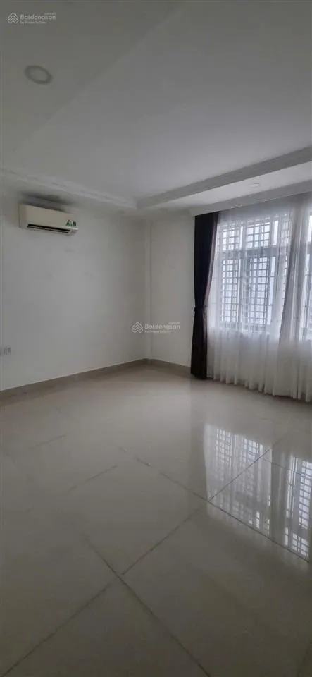 Bán gấp nhà phố kdc 13e intreco nằm sau trường đại học văn hiến.5x20 gồm 1tr 3lau.giá 7ty5