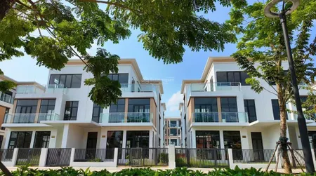 Tôi cần bán căn biệt thự t&t millennia view sông, cực đẹp ngay trường fpt và bến du thuyền