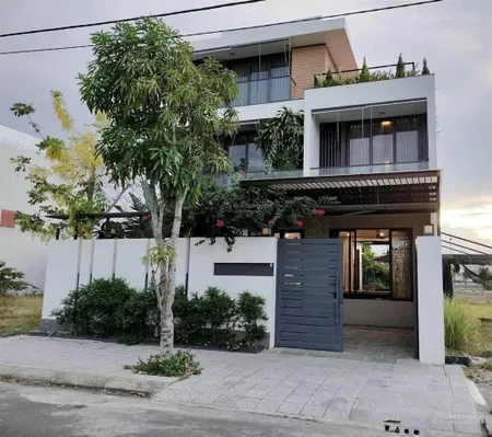 Bán nhà biệt thự nam hoà xuân full nội thất, sát sông view công viên