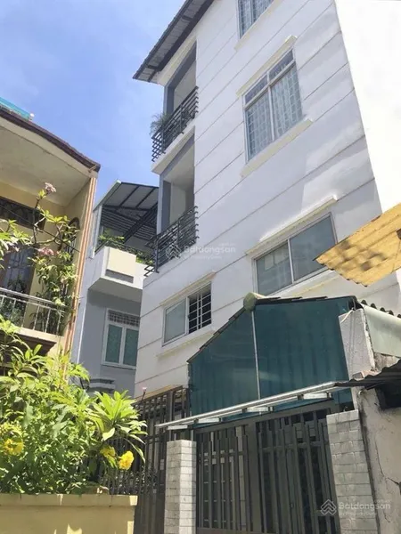 Bán nhà ngang lớn 5.9m, vài bước chân ra mt xóm chiếu, căn góc 2 mt, kế bên nguyễn tất thành