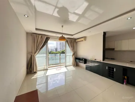 Bán căn hộ kế bên trường quốc tế nam sài gòn, giá siêu tốt! diện tích 123m2, 3pn, view công viên.