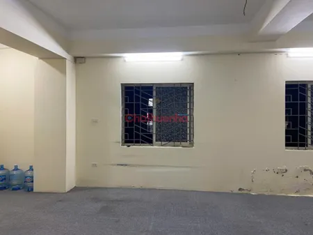 Cho thuê căn hộ 2 phòng ngủ, diện tích 80m2 mặt đường Vũ Phạm Hàm