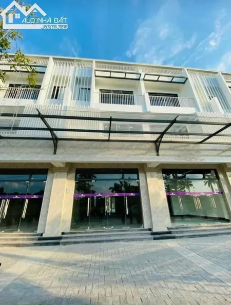 CHO THUÊ SHOPHOE TẦNG 1 TẦNG 2.NGAY CỔNG CHÍNH.PHÙ HỢP LÀM VĂN PHÒNG.
