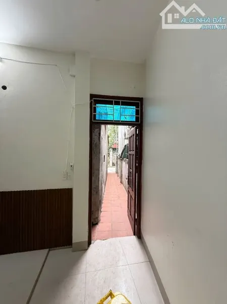CHO THUÊ NHÀ 5 TẦNG - 3 NGỦ - Ô TÔ ĐỖ CỬA TẠI NGÕ 2 HOÀNG CÔNG CHẤT, CẦU DIỄN- GIÁ 12TR/ T