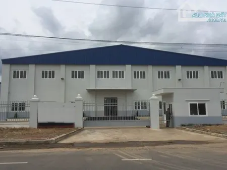 Cho thuê kho xưởng 5.200m2 GIÁ RẺ mặt tiền Phan Văn Hớn, Xuân Thới Sơn , Hóc Môn.