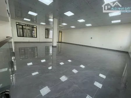 Cho thuê nhà tuyến Thế Lữ - Thiết kế thông sàn , 100m2, 3 tầng, 23 triệu