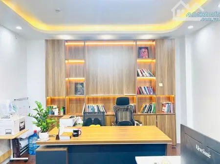 Cho thuê văn phòng Khuất Duy Tiến, 140 m2, đã ngăn phòng làm việc
