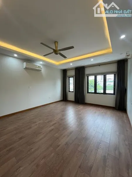 Cho thuê văn phòng Vạn Phúc, ngay gần ngã tư Vạn phúc- TỐ Hữu
