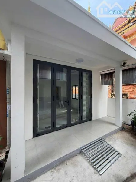 Cho thuê nhà 1 lầu hẻm 10 Đề Thám 8 triệu có đồ đạc